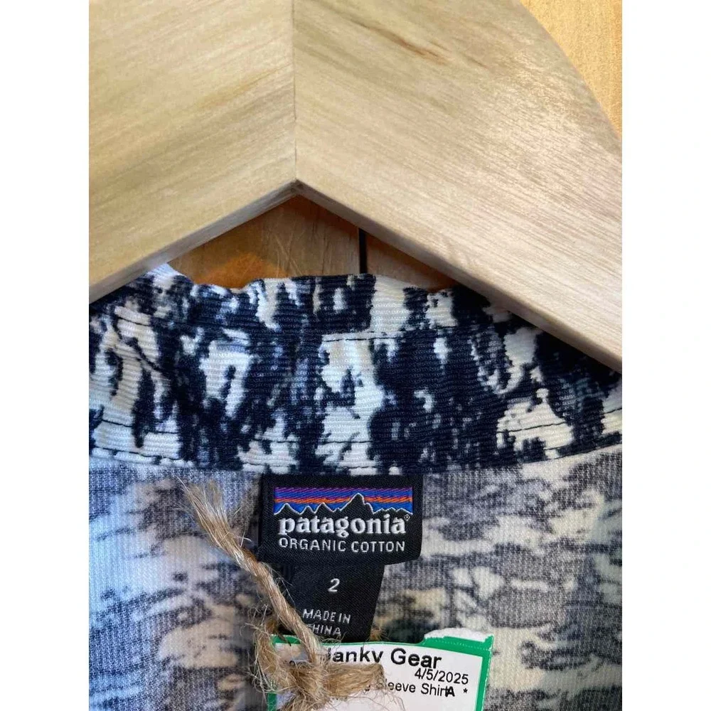Size 2 Patagonia Women's Long Sleeve Shirt - Picture 2 of 3